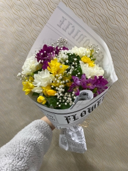 Renkli Kokulu Frezya Buketi 