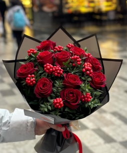 Kokina ve 8 Gül Buketi 